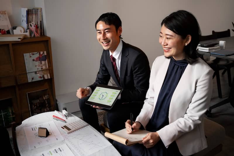 Benefits Brokers Help Mid Size Companies